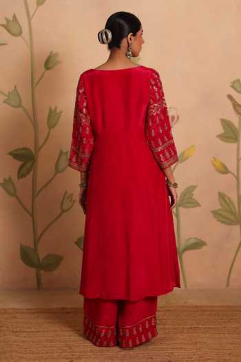 Shop_Pouli Pret_Pink Silk, Organza, Cotton Embroidery, Zari Split V-neck, No Layla Kurta Set _at_Aza_Fashions
