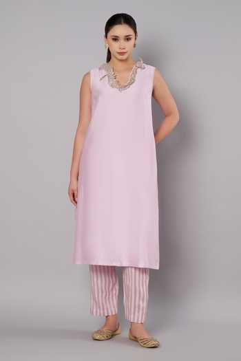 Buy_Doux Amour_Purple Chanderi, Tissue Embroidery, Applique Bloom Placement Kurta And Pant Set _at_Aza_Fashions