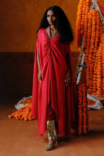 Buy_Alam By Tulsi Patel_Red Silk Gota Patti Collared Bela Hand Embroidered Cape And Pant Set _at_Aza_Fashions