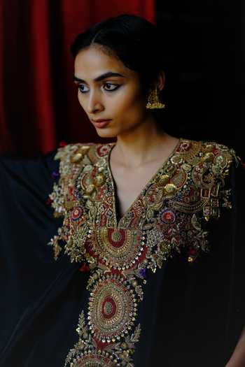 Alam By Tulsi Patel_Black Silk Embroidery, Zari, Gota Patti V-neck Kaneri Cape And Pant Set _at_Aza_Fashions