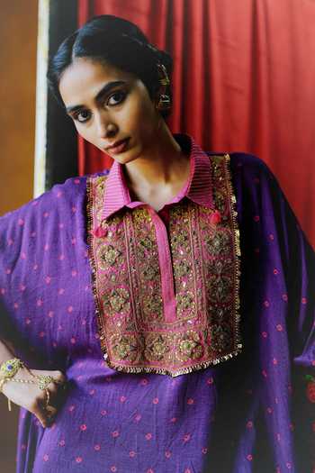 Alam By Tulsi Patel_Pink Silk Embroidery, Zari Mandarin Collar, Yes Kamal Bandhani Kurta And Pant Set _at_Aza_Fashions