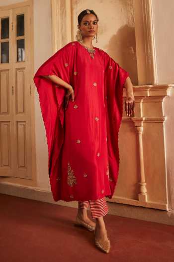 Buy_Alam By Tulsi Patel_Red Silk Zari, Gota Patti Aaheli Embroidered Kaftan And Pant Set _at_Aza_Fashions