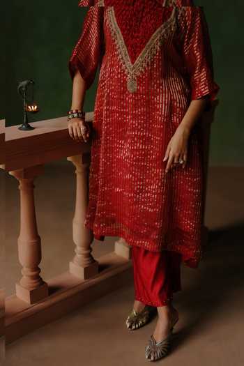 Buy_Alam By Tulsi Patel_Red Silk, Cotton, Tissue Embroidery, Tassels, Zenara Zari Striped Kurta Set _Online_at_Aza_Fashions