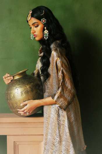 Alam By Tulsi Patel_Gold Organza, Tissue Cowl Neck, Yes Raha Kurta And Pant Set _Online