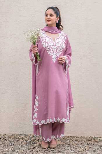 Shop_Daljit Sudan_Pink Cotton, Organza Embroidery V-neck, Yes Bodice Kurta Set _Online_at_Aza_Fashions