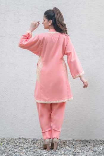 Shop_Daljit Sudan_Peach Cotton Embroidery V-neck Placed Kurta And Pant Set _at_Aza_Fashions