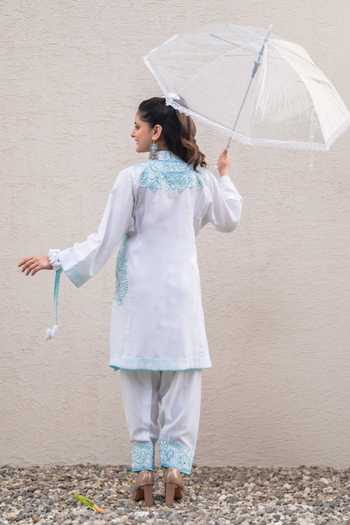 Shop_Daljit Sudan_White Cotton Embroidery V-neck Floral Pattern Kurta And Pant Set _at_Aza_Fashions