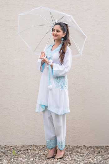 Buy_Daljit Sudan_White Cotton Embroidery V-neck Floral Pattern Kurta And Pant Set _Online_at_Aza_Fashions