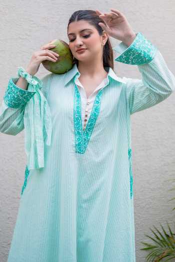 Buy_Daljit Sudan_Teal Cotton Embroidery Split V-neck Light Striped Phiran Kurta Set 