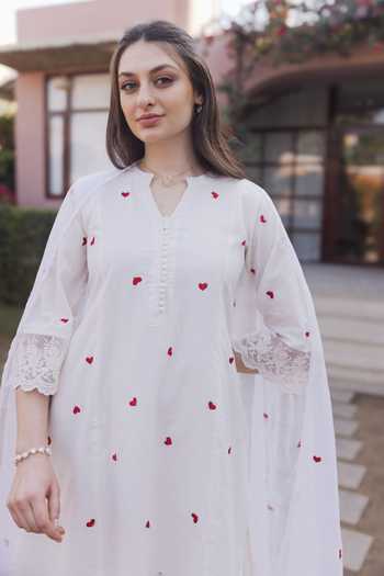 ASRUMO_Off White Cotton Embroidery Split V-neck Heart Kurta Set _Online_at_Aza_Fashions