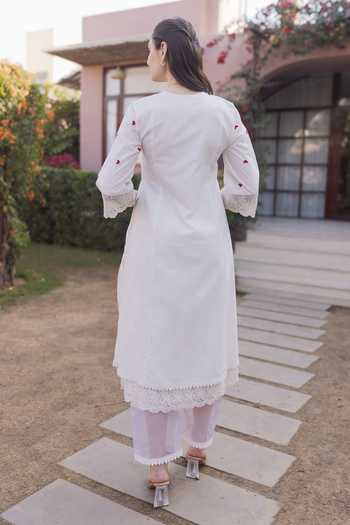 Shop_ASRUMO_Off White Cotton Embroidery Split V-neck Heart Kurta Set _at_Aza_Fashions