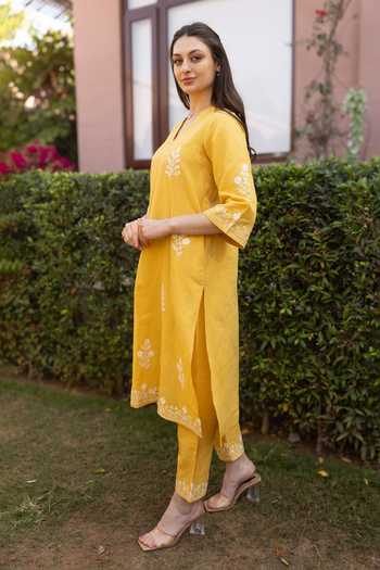 Buy_ASRUMO_Yellow Linen Embroidery V-neck Hand Kurta Set _Online_at_Aza_Fashions