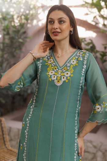 Shop_ASRUMO_Green Viscose Embroidery V-neck Hand Kurta Set _Online_at_Aza_Fashions