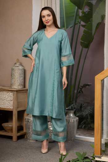 Buy_ASRUMO_Green Chanderi Embroidery V-neck, Yes Straight Kurta Set 