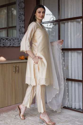 Buy_ASRUMO_Gold Chanderi, Organza Embroidery V-neck, Yes Straight Kurta Set 