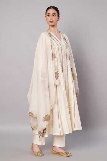 Shop_Doux Amour_Ivory Chanderi V-neck Spring Halo Embroidered Anarkali Set _Online_at_Aza_Fashions