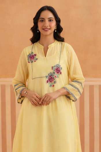Shop_OMI_Yellow Chanderi Embroidery Split V-neck Mul Kurta And Pant Set _at_Aza_Fashions