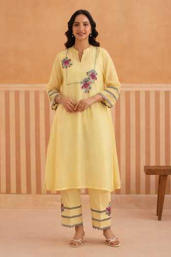 Buy_OMI_Yellow Chanderi Embroidery Split V-neck Mul Kurta And Pant Set _at_Aza_Fashions