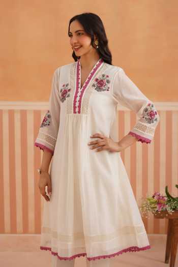 Buy_OMI_Pink Chanderi, Cotton Satin Embroidery V-neck, Yes Mul Kurta And Pant Set _Online_at_Aza_Fashions