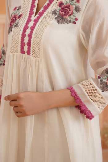 Shop_OMI_Pink Chanderi, Cotton Satin Embroidery V-neck, Yes Mul Kurta And Pant Set 