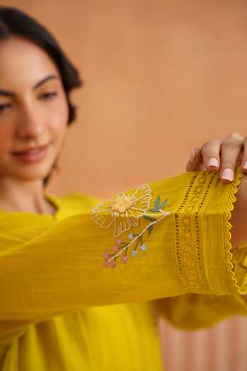OMI_Green Chanderi, Cotton Satin Embroidery Split V-neck Mul Kurta And Pant Set _Online