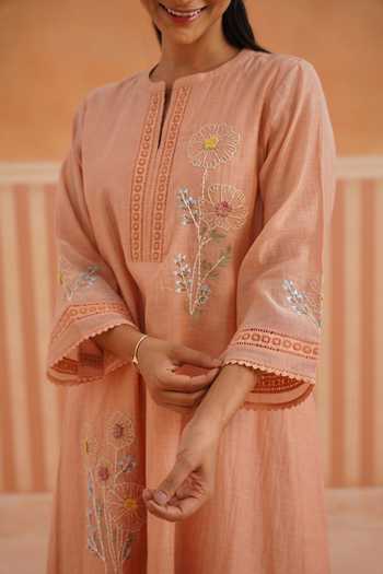 OMI_Peach Chanderi, Cotton Satin Embroidery Round Neck Mul Kurta And Pant Set _Online
