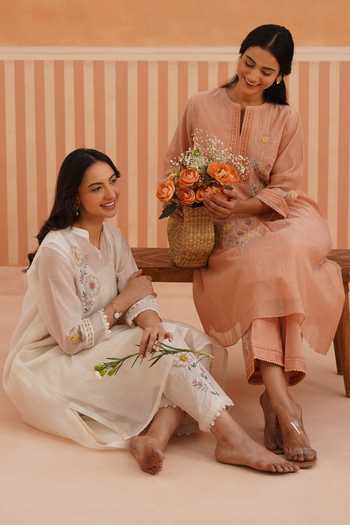 Buy_OMI_Peach Chanderi, Cotton Satin Embroidery Round Neck Mul Kurta And Pant Set _Online