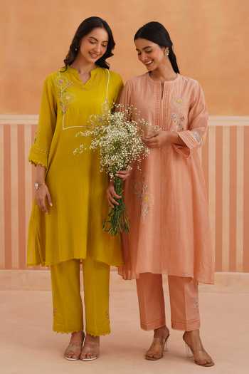 Shop_OMI_Peach Chanderi, Cotton Satin Embroidery Round Neck Mul Kurta And Pant Set _Online