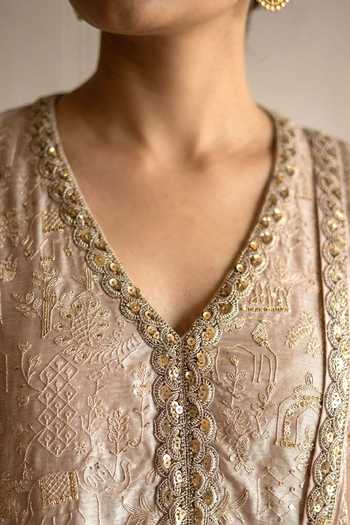 Shop_Basanti Kapde aur Koffee_Beige Chanderi V-neck, Yes Lace Embroidered Kurta Set _Online_at_Aza_Fashions