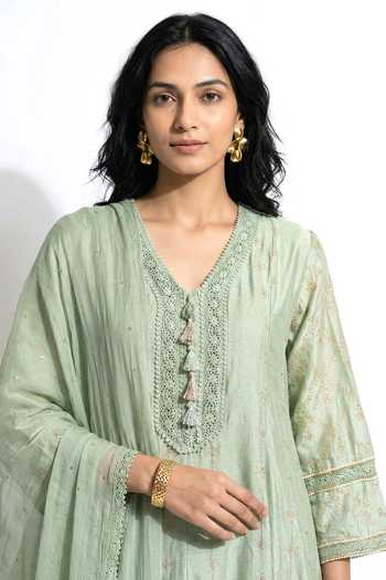 Shop_Basanti Kapde aur Koffee_Blue Organza, Chanderi V-neck Pattern Kurta Set _at_Aza_Fashions