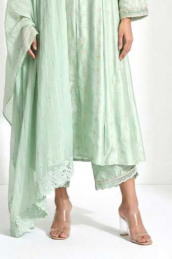 Basanti Kapde aur Koffee_Blue Organza, Chanderi V-neck Pattern Kurta Set _Online_at_Aza_Fashions