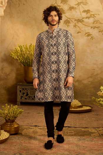 Buy_Zazu_Black Cotton, Rayon Noir Mosaic Kurta Set _at_Aza_Fashions
