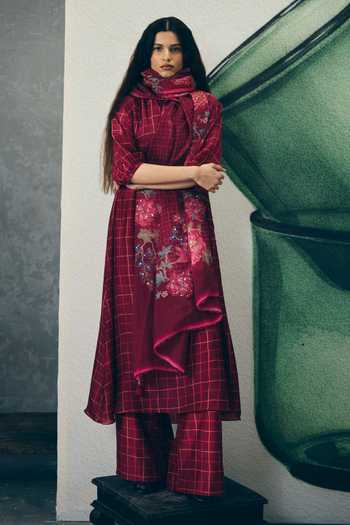 Buy_EASE_Wine Silk , Mandarin Collar Noka Chequered Pattern Kurta Set _at_Aza_Fashions