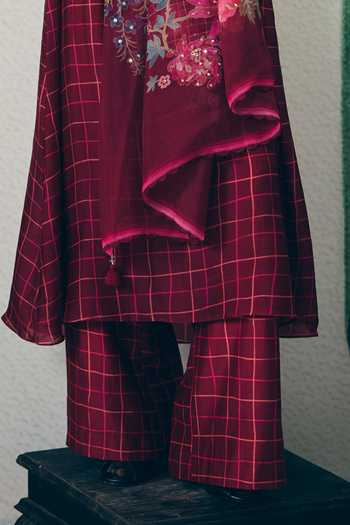 Buy_EASE_Wine Silk , Mandarin Collar Noka Chequered Pattern Kurta Set _Online_at_Aza_Fashions