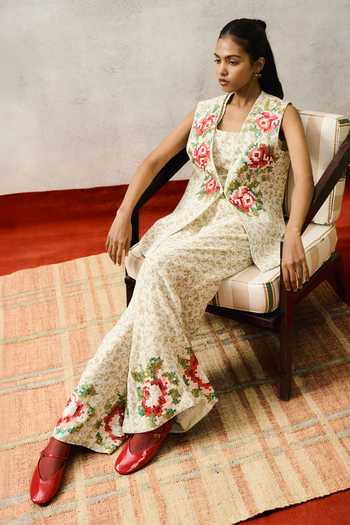 Buy_Pooja Rajgarhia Gupta_Beige Georgette Open Neck Milos Double Jacket And Pant Set 