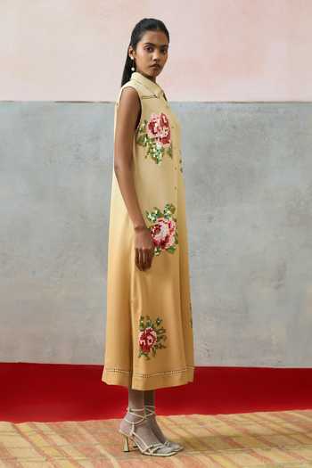 Buy_Pooja Rajgarhia Gupta_Beige Georgette Collared Ponza Pixelated Dress 