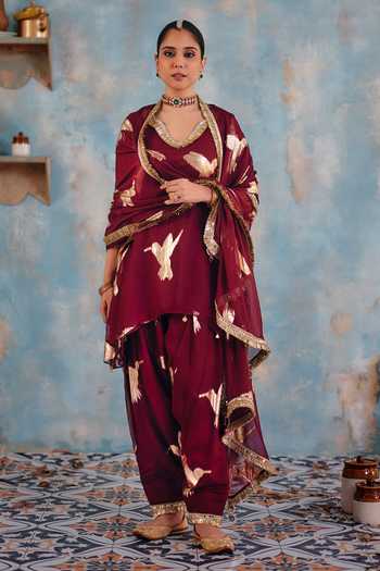 Buy_Ajiesh Oberoi_Gold Georgette, Jacquard, Lurex V-neck Mehnaz Bird Pattern Kurta Set _at_Aza_Fashions