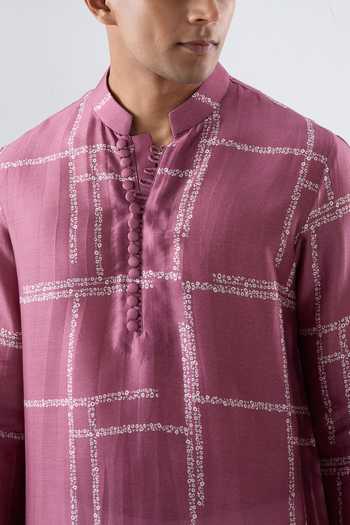 Raw & Rustic By Niti Bothra_Burgundy Silk, Tencel Geometric Bandhani Kurta _at_Aza_Fashions