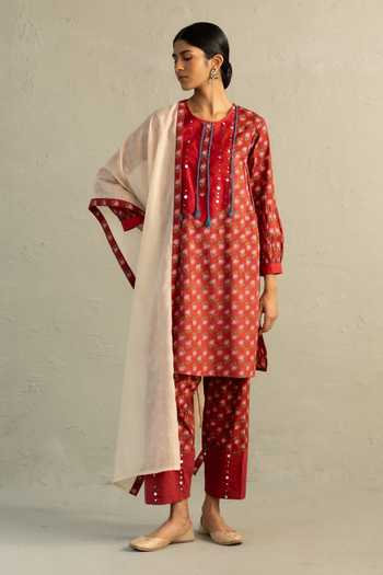 Buy_Charkhee_Red Cotton, Chanderi Round Neck, Yes Phool Print Short Kurta Salwar Set _at_Aza_Fashions