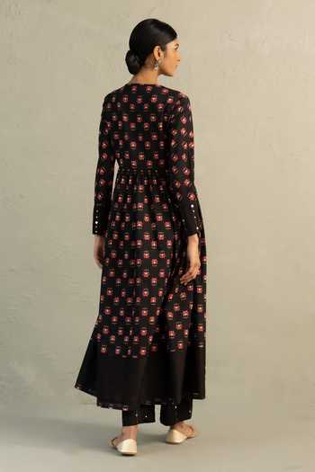 Shop_Charkhee_Black Cotton, Chanderi V-neck Phool Print Anarkali Set _at_Aza_Fashions