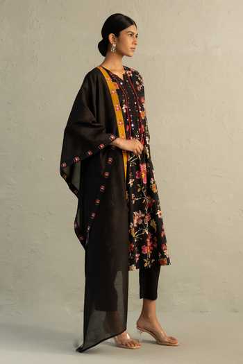Charkhee_Black Cotton, Chanderi Split V-neck, Yes Phool Print Kurta Set _Online_at_Aza_Fashions
