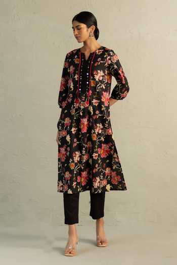 Charkhee_Black Cotton, Chanderi Split V-neck, Yes Phool Print Kurta Set _Online