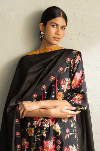Charkhee_Black Cotton, Chanderi Split V-neck, Yes Phool Print Kurta Set 