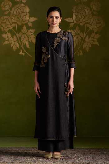 Buy_Almaari By Pooja Patel_Black Silk, Tussar Round Neck Romika Handmade Angarkha And Palazzo Set _at_Aza_Fashions