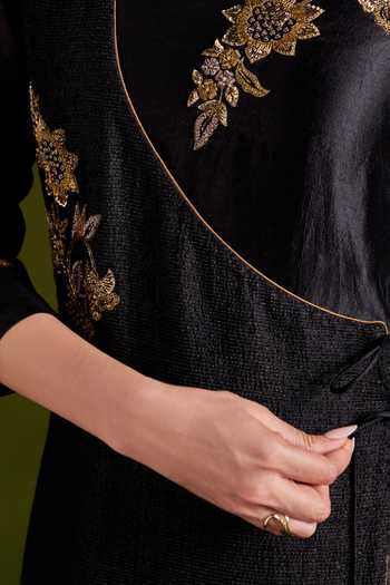 Buy_Almaari By Pooja Patel_Black Silk, Tussar Round Neck Romika Handmade Angarkha And Palazzo Set 