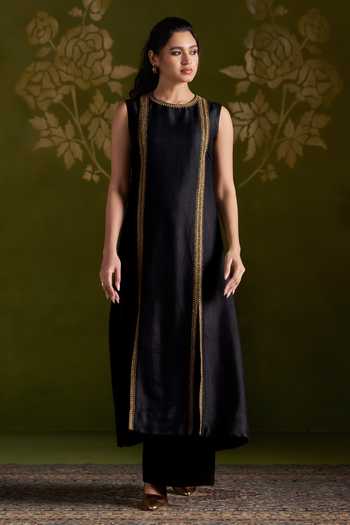 Buy_Almaari By Pooja Patel_Black Tussar, Silk Round Neck Roshmika Handmade Kurta And Pant Set _at_Aza_Fashions