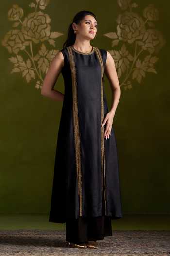 Buy_Almaari By Pooja Patel_Black Tussar, Silk Round Neck Roshmika Handmade Kurta And Pant Set _Online_at_Aza_Fashions