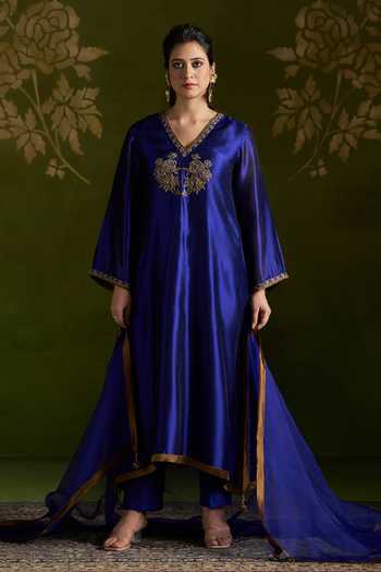 Buy_Almaari By Pooja Patel_Blue Silk, Organza V-neck Romisha Kurta Set _at_Aza_Fashions