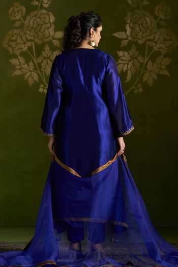 Shop_Almaari By Pooja Patel_Blue Silk, Organza V-neck Romisha Kurta Set _at_Aza_Fashions