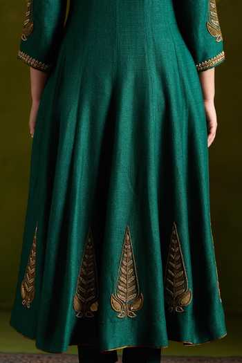 Almaari By Pooja Patel_Green Tussar, Silk, Organza Round Neck Rochana Embroidered Anarkali Set _Online